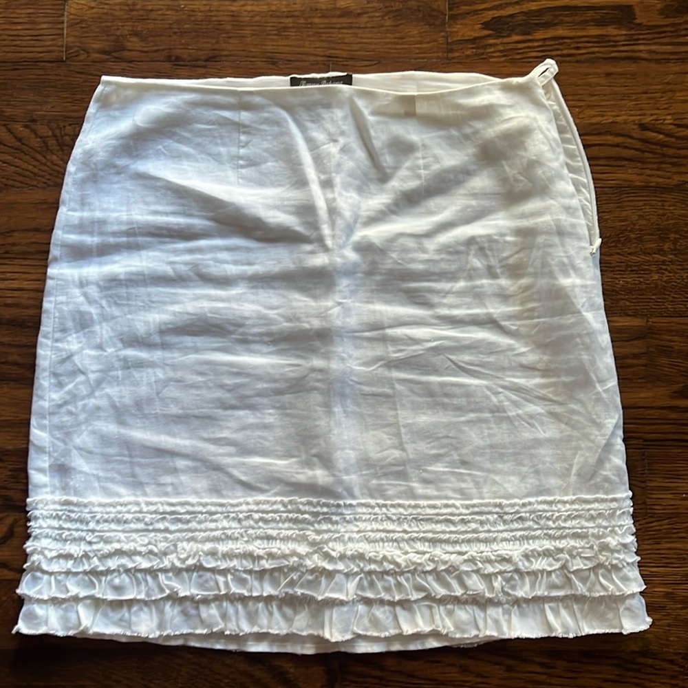 Tommy Bahama, Size US 4, white linen skirt